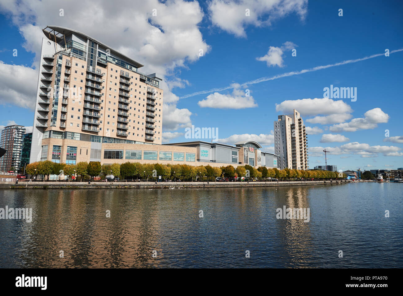 Ein Blick auf die Lowry Outlet Mall, Vue Cinema, Mehrfamilienhaus, Salford, Greater Manchester, UK Stockfoto