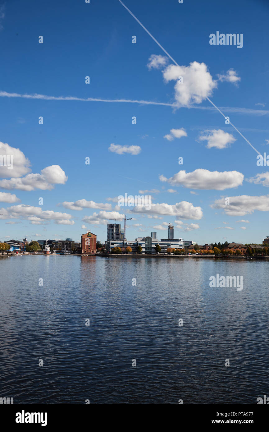 Mit Blick auf die Salford Quays, Manchester, UK Stockfoto