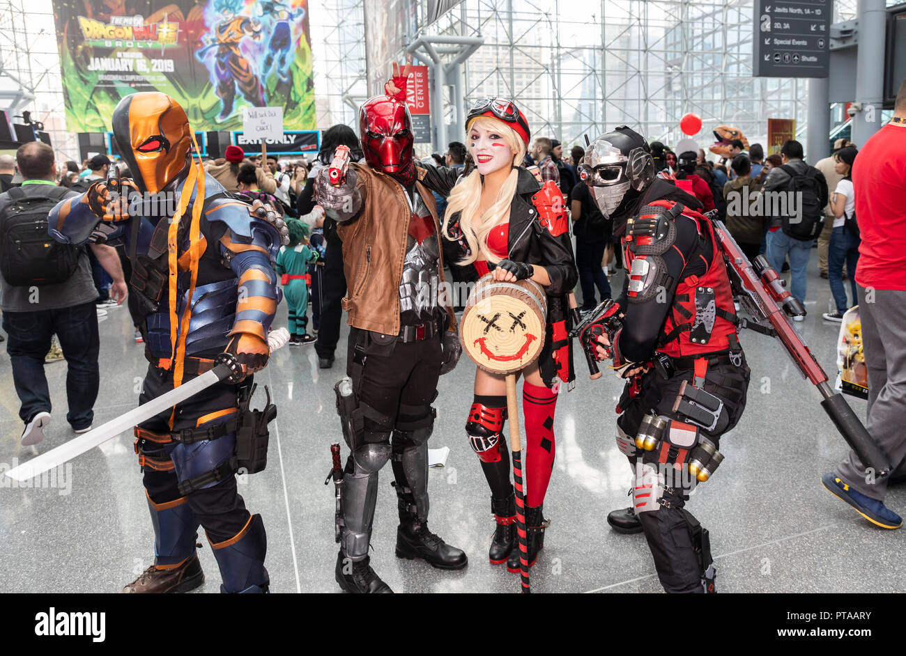 New York, NY, USA - 5. Oktober 2018: Comic Con Teilnehmer stellen in die Kostüme während der Comic Con 2018 Im Jacob K. Javits Convention Center in New Yo Stockfoto