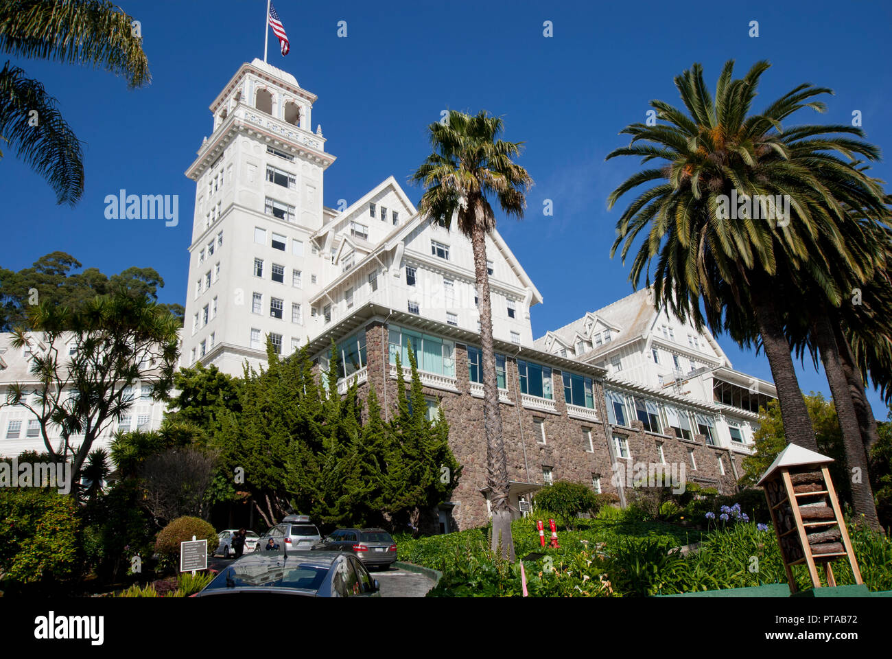 The Claremont Club & Spa auf der Oakland Berkeley in Kalifornien an einem sonnigen Tag. Das Hotel eröffnete im Jahr 1915. Stockfoto