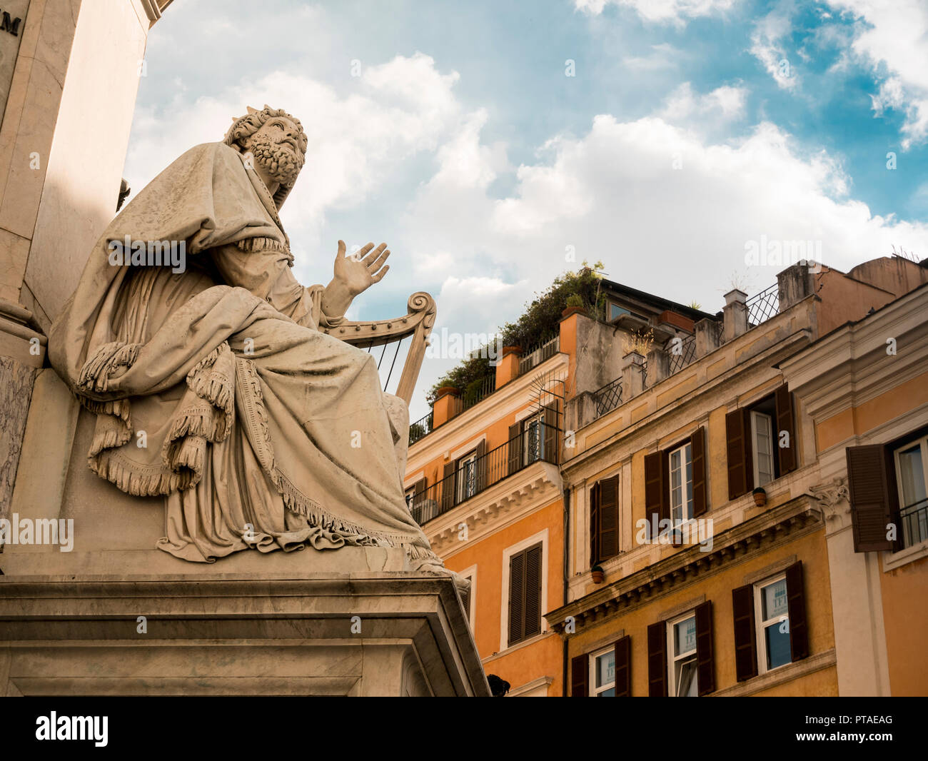 Statuen der Propheten, die an der Basis der Spalte der Unbefleckten Piazza di Spagna Rom Stockfoto