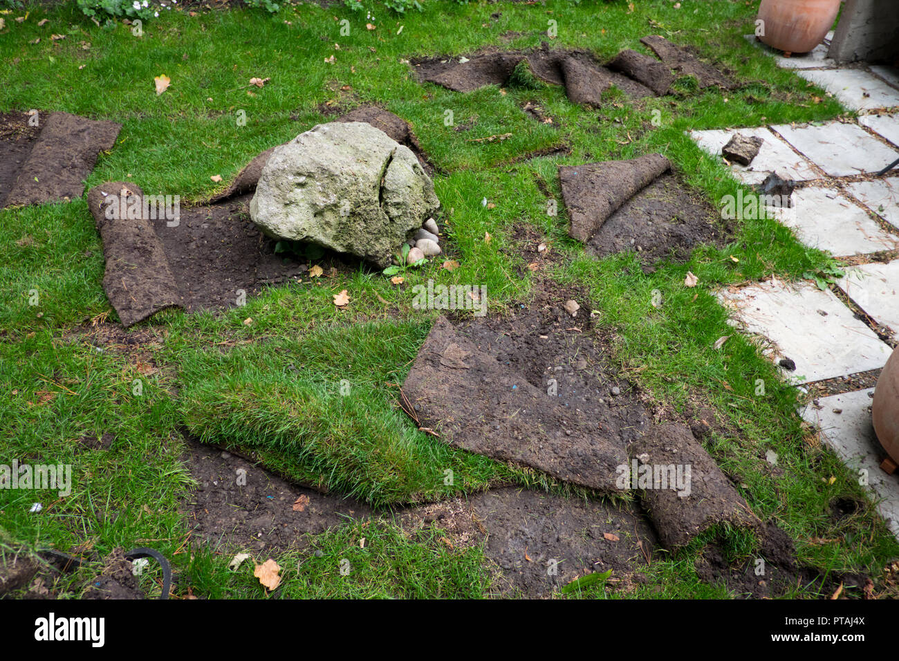 Zerstörter garten Fotos und Bildmaterial in hoher Auflösung Alamy