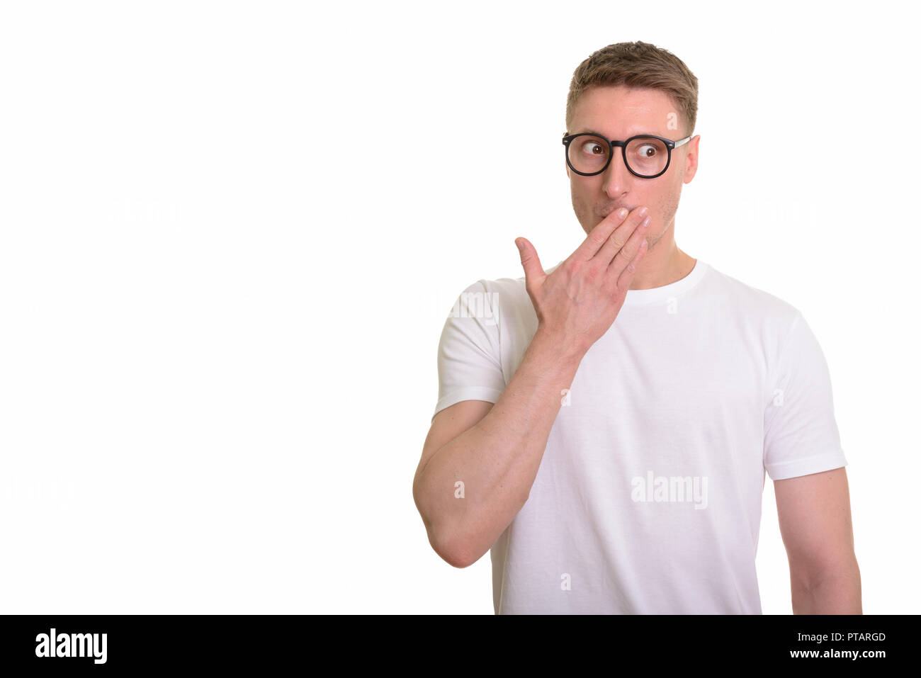 Stattlichen kaukasischen Mann vor weißem Hintergrund Stockfoto