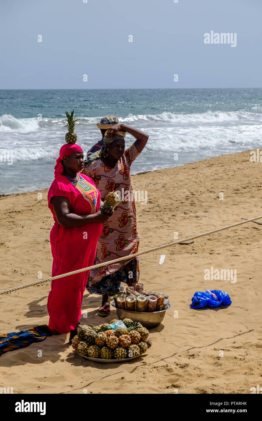 Ananas kostüm -Fotos und -Bildmaterial in hoher Auflösung – Alamy