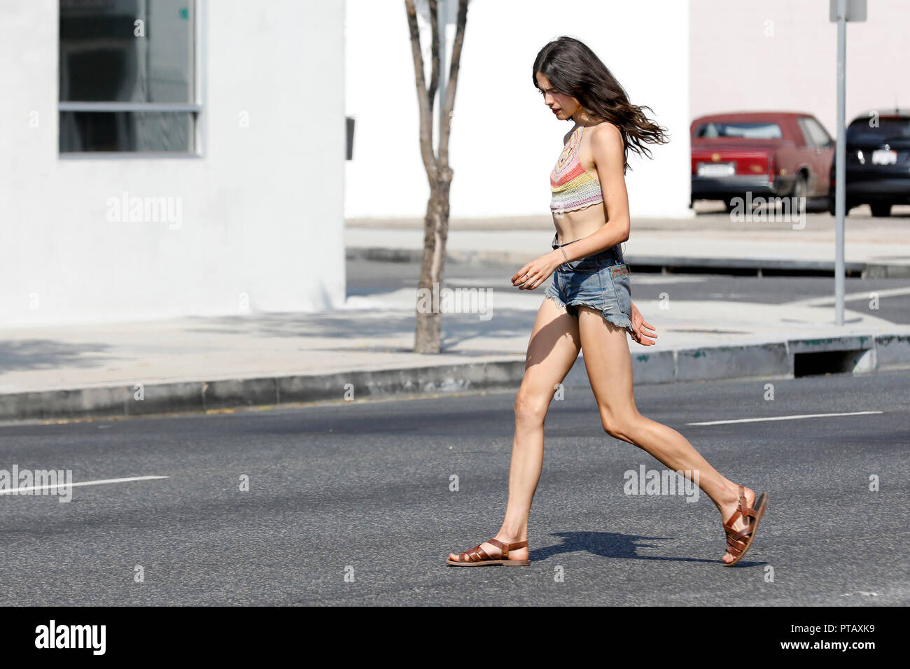 Margaret Qualley ist der Satz 'Once Upon a Time in Hollywood" auf der Burbank Boulevard am 6. Oktober in Burbank, Kalifornien 2018 gesehen. Stockfoto