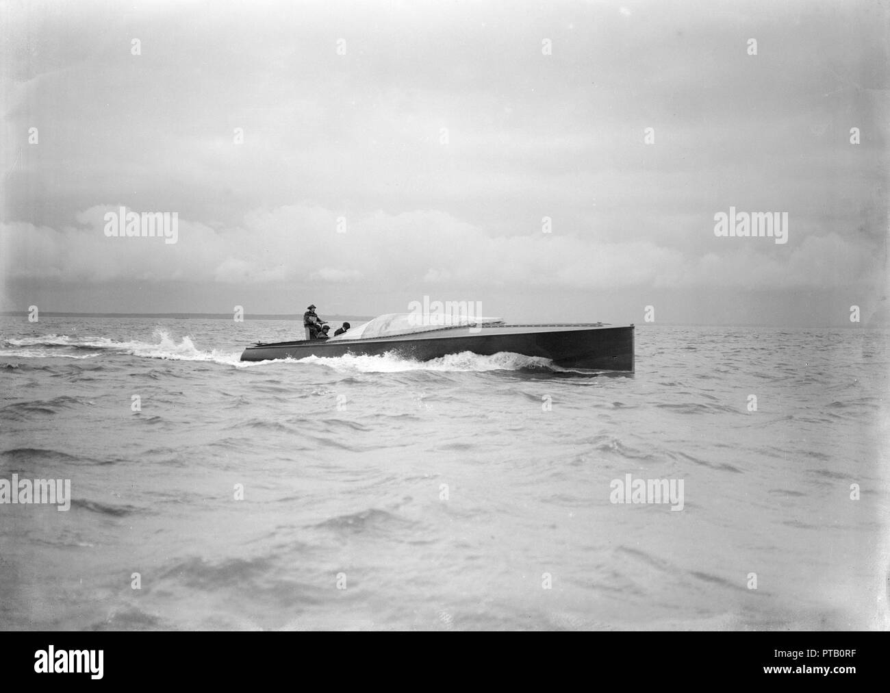 Die hydroplane "brunhilde" unter Art. Schöpfer: Kirk & Söhne von Cowes. Stockfoto