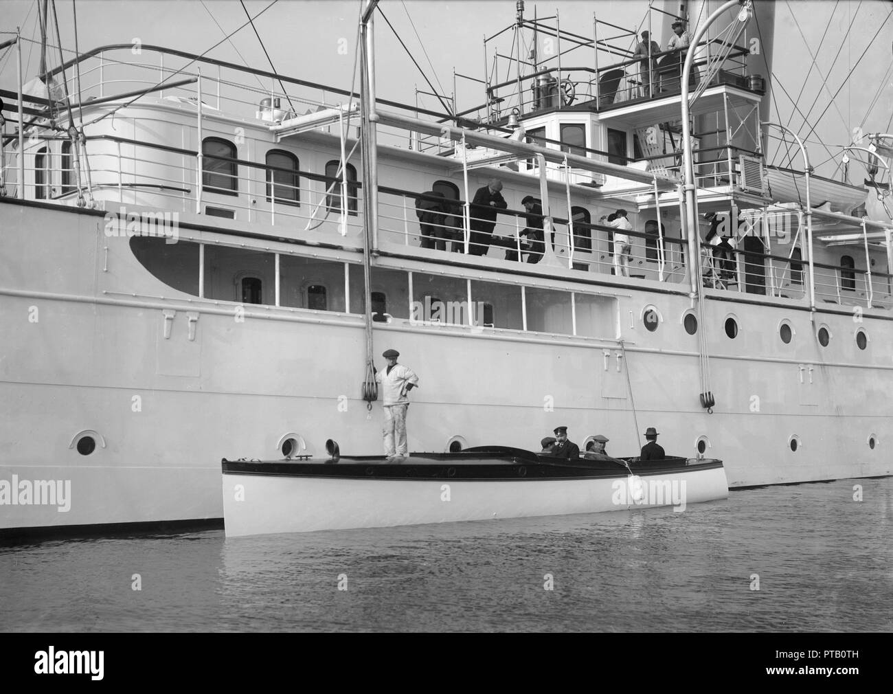 Liberty Motor starten neben der "Freiheit", 1914. Schöpfer: Kirk & Söhne von Cowes. Stockfoto