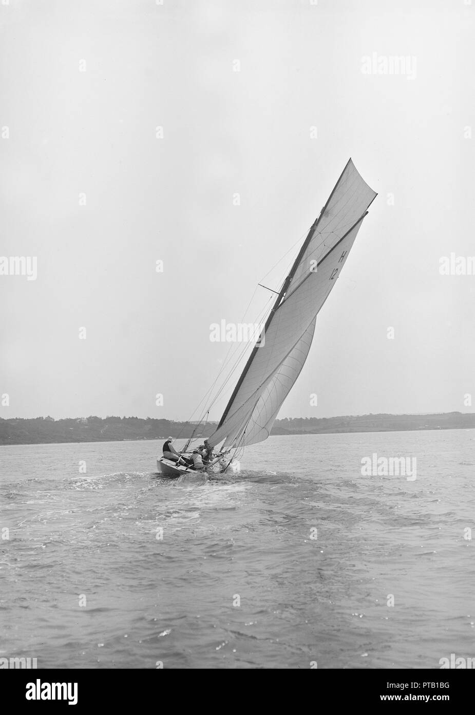 Die Segelyacht "Schwänzen", Juli 1912. Schöpfer: Kirk & Söhne von Cowes. Stockfoto