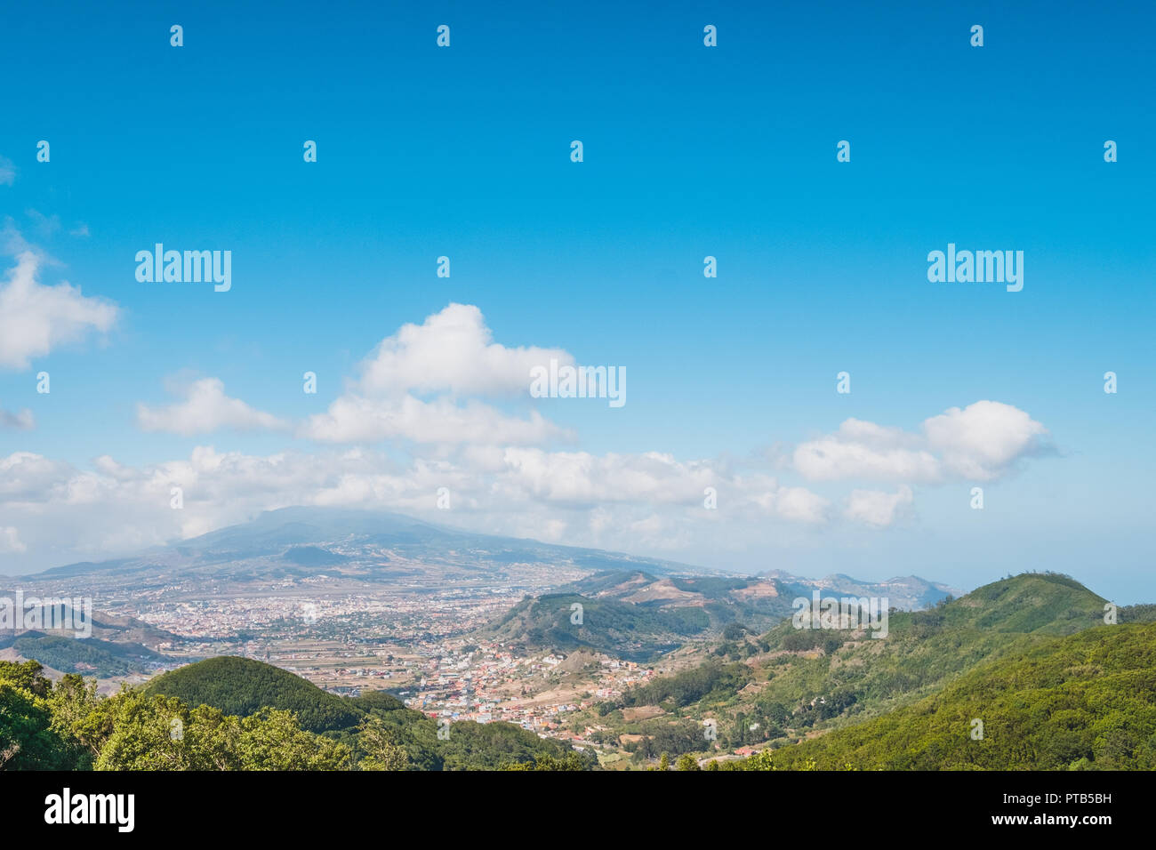 Ländliche Sommer Landschaft panorama Blick vom Mirador del Carmen, Stockfoto