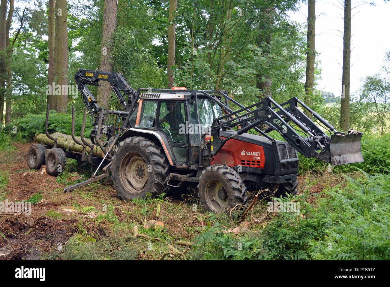 Valtra 8100 Traktor Stockfoto