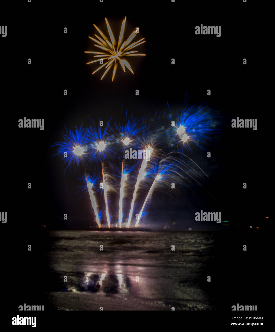 Jährliche Sommer Feuerwerk am Strand von Scheveningen in Den Haag am 17. August, Den Haag, Niederlande, Europa, Feuerwerk von China Land Stockfoto