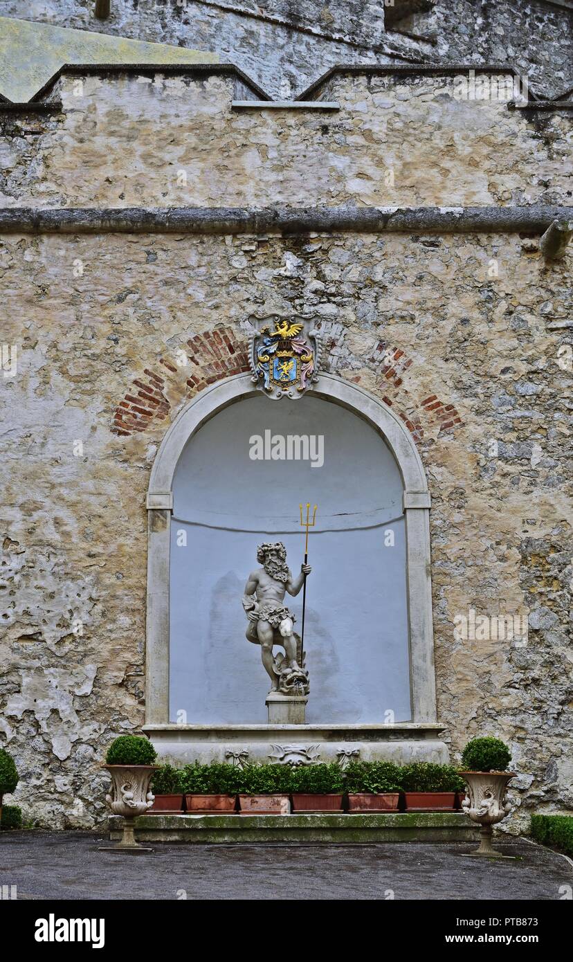 Neptunbrunnen in Burg Forchtenstein, Österreich Stockfoto