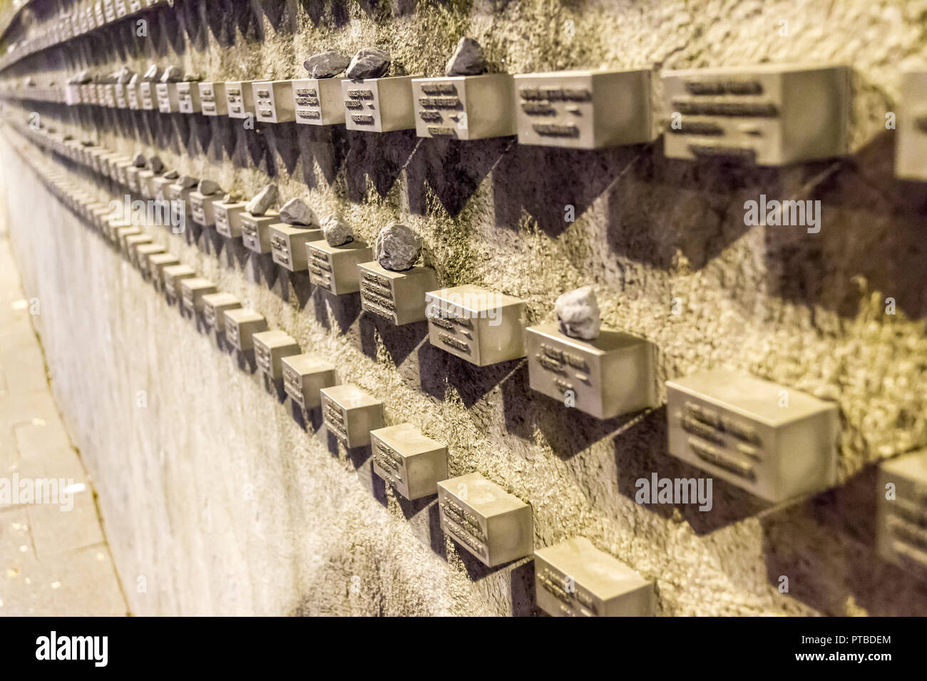 Inschriften auf diesem denkmal Fotos und Bildmaterial in hoher