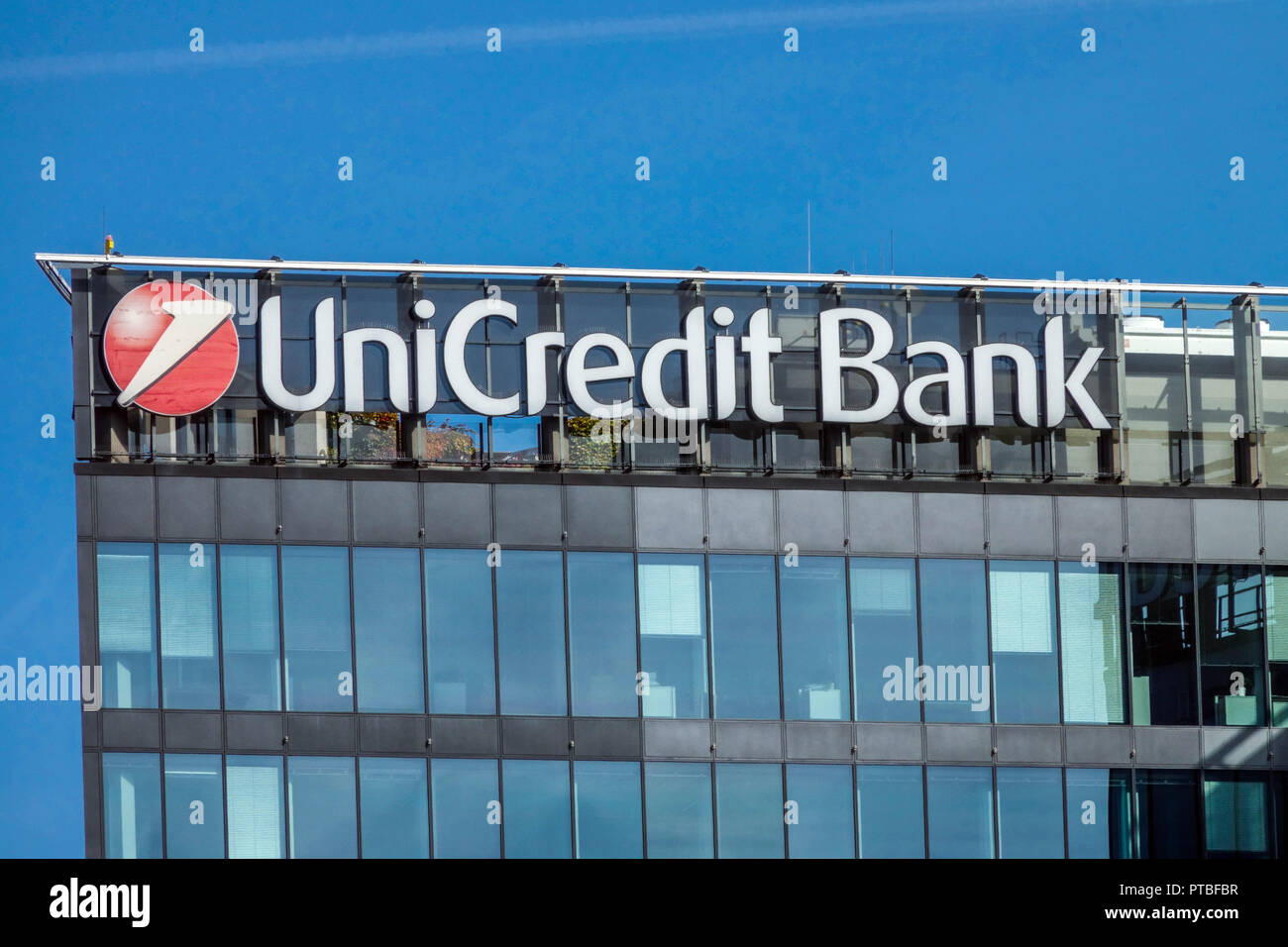 Unicredit Bank skyscrape, Logo, Prag, Tschechische Republik Stockfoto