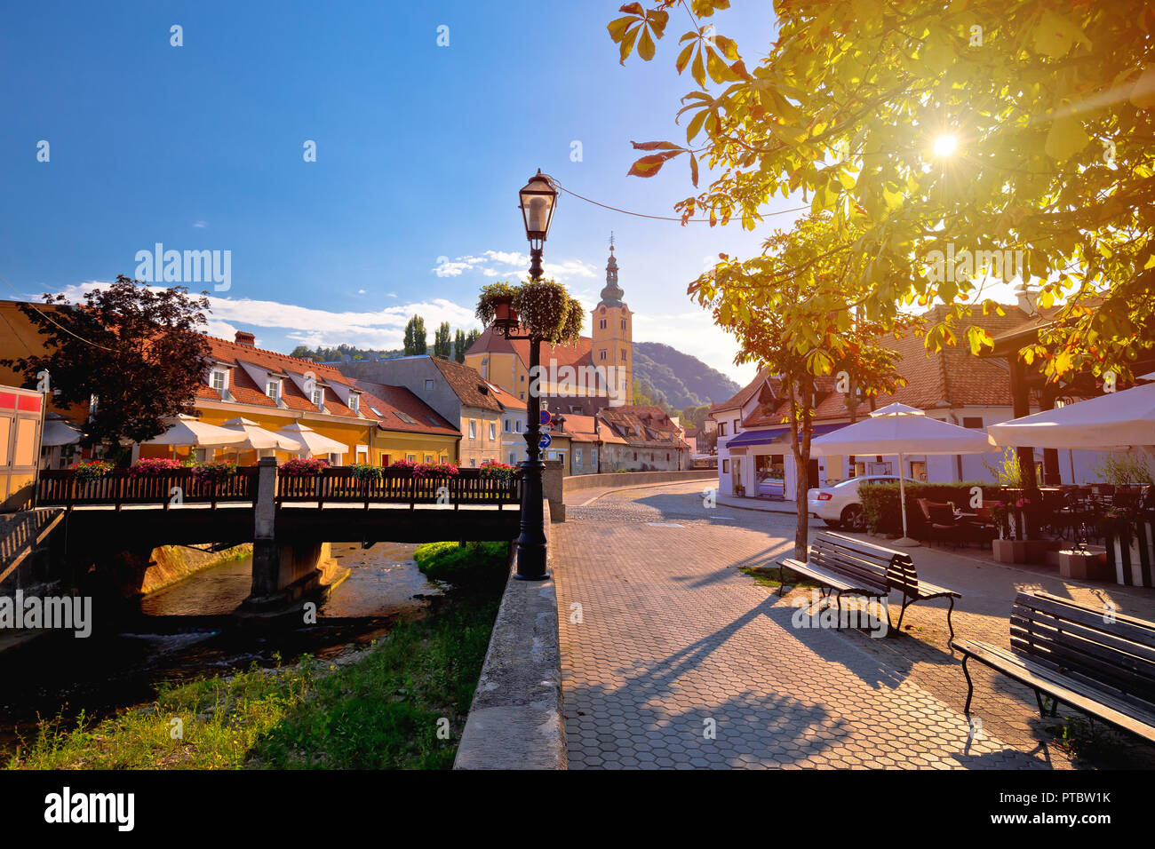 Samobor Gehweg und alten Straßen sun Haze, Stadt im nördlichen Kroatien Stockfoto