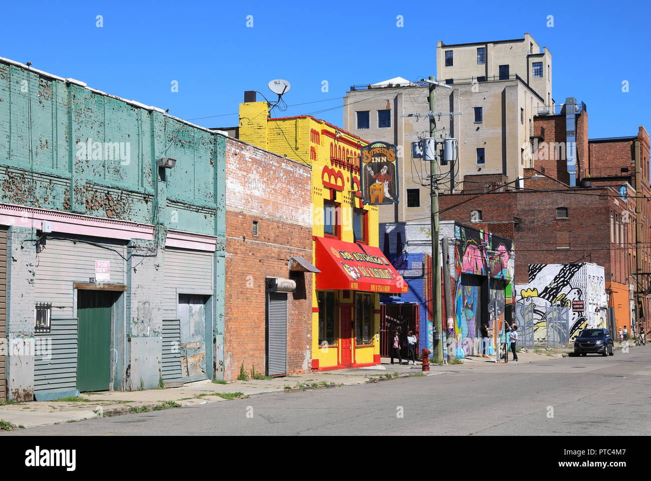 Sonntag im trendigen Eastern Market in Detroit, Handel für 150 Jahre, jetzt mit hippen Cafés und Lagerhallen mit Kunstwerken revitalisiert, in Michigan, USA Stockfoto