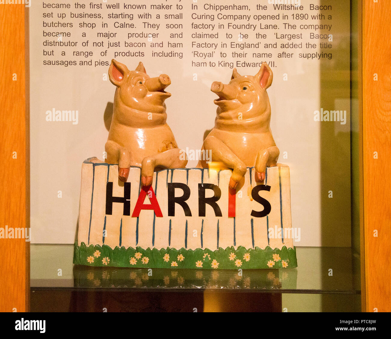 Harris von Calne Schweinefleisch Anzeige, mit der Erlaubnis von Chippenham, Wiltshire, England, Großbritannien Stockfoto