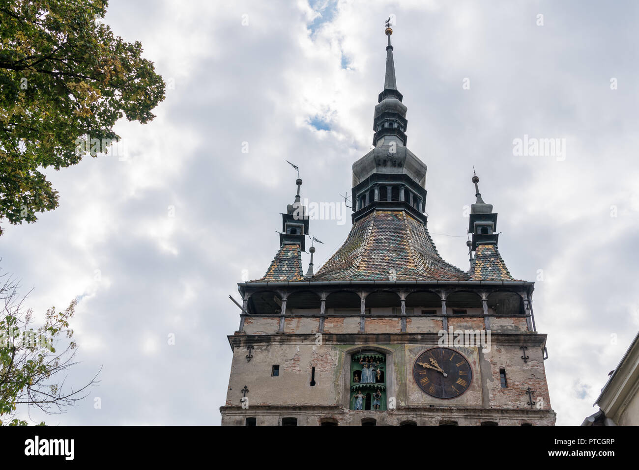 SIGHISOARA, Siebenbürgen/Rumänien - 17. SEPTEMBER: Die Clock Tower Gateway nach Sighisoara Siebenbürgen Rumänien am 17. September 2018 Stockfoto