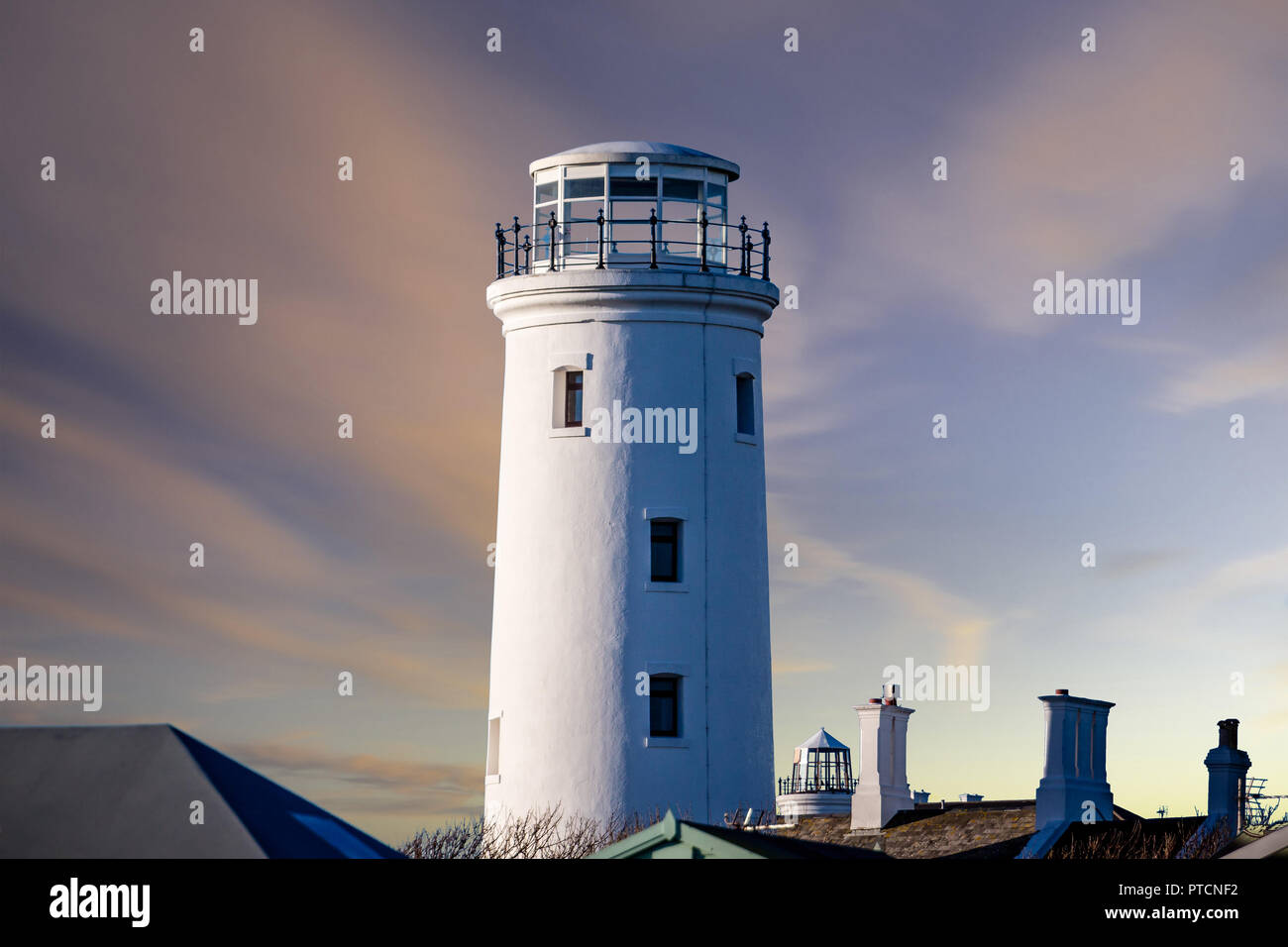 Die alte untere Leuchtturm, Portland Bill, Dorset, Großbritannien bei Sonnenuntergang am 19. Januar 2014 Stockfoto