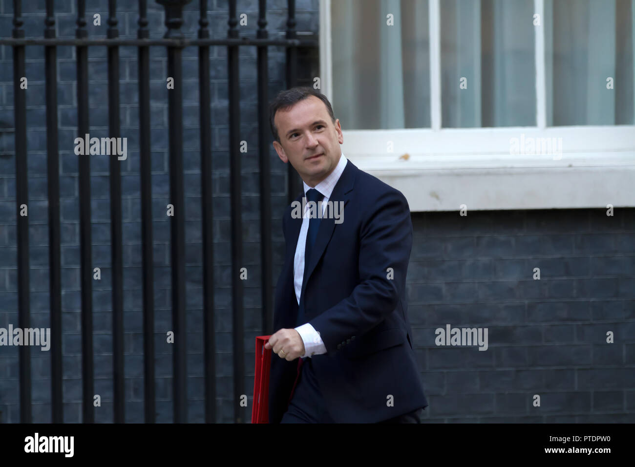 London, UK, 9. Oktober 2018, Staatssekretär für Wales die Rt Hon Alun Cairns MP kommt für die Kabinettssitzung in 10 Downing Street, London. Credit: Keith Larby/Alamy leben Nachrichten Stockfoto