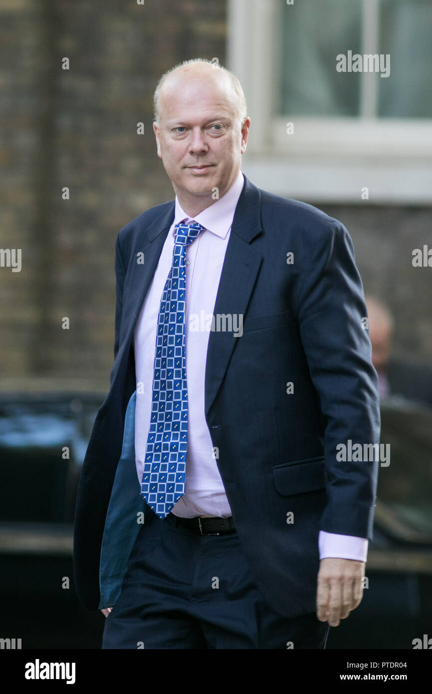 London, Großbritannien. 9. Oktober 2018. Chris Grayling MP Staatssekretär für Verkehr, kommt an der Downing Street für die wöchentliche Kabinettssitzung Credit: Amer ghazzal/Alamy leben Nachrichten Stockfoto