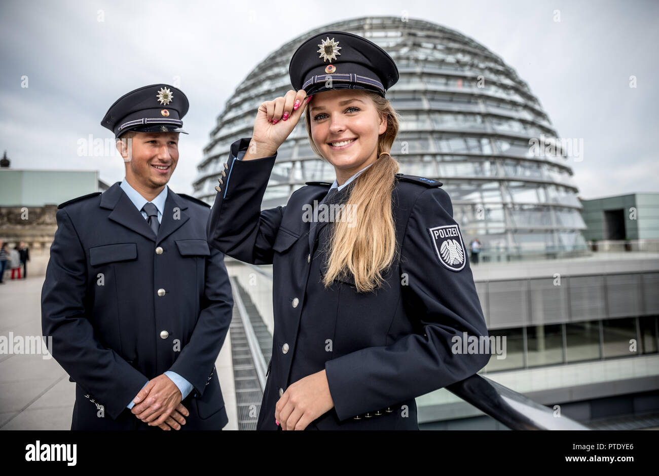 Neue Uniformen Für Die Berliner Polizei Stockfotos und bilder Kaufen Alamy