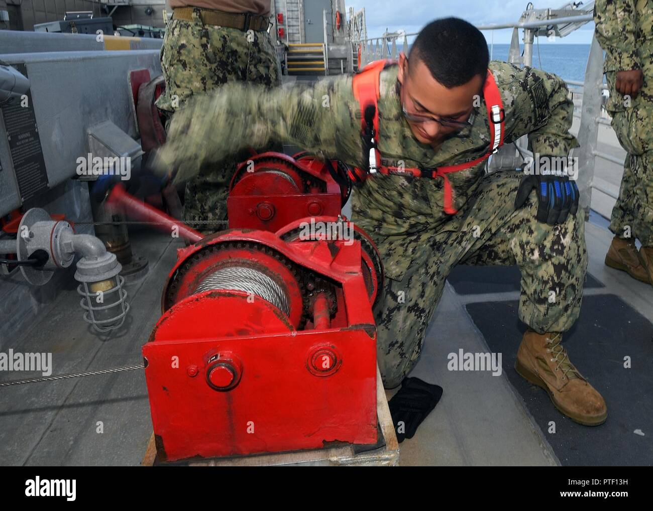 Welche Funktion Hat Der Bootsmann Auf Einem Schiff