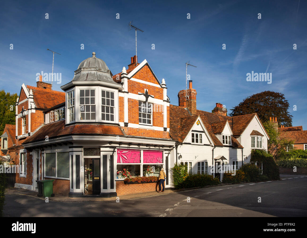 England, Berkshire, Goring an der Themse, Manor Road, shop Fähre's Lane Florist im edwardianischen Gebäude Stockfoto