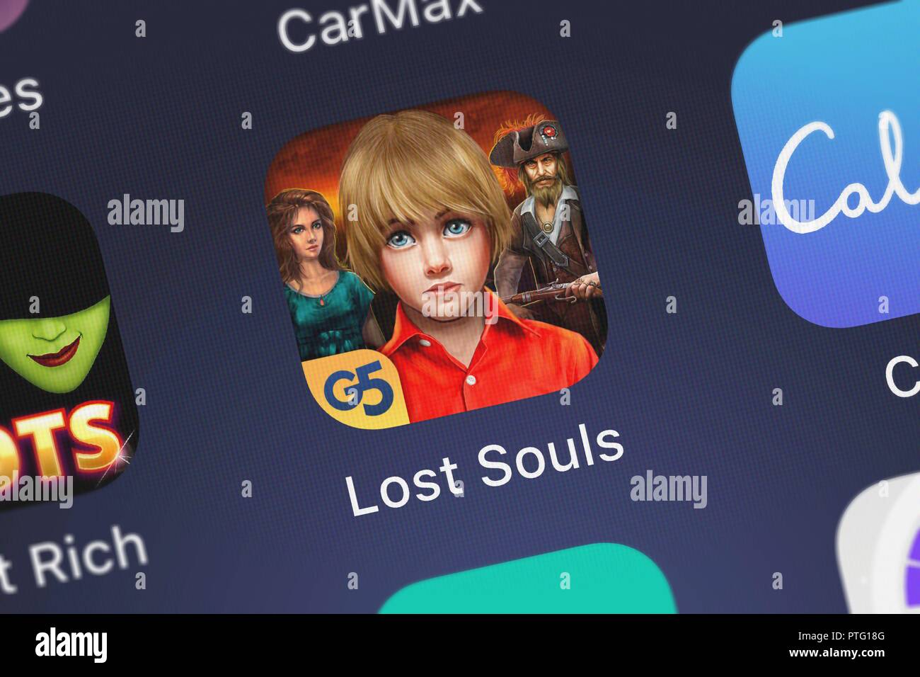 London, Großbritannien - 09.Oktober 2018: Nahaufnahme der G5 Entertainment AB beliebte App Verlorene Seelen: Zeitlos Fabeln (Voll). Stockfoto