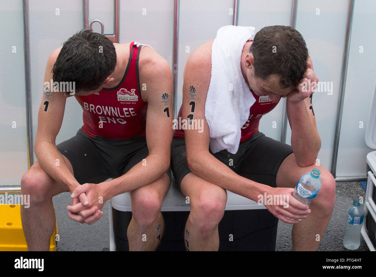 GC 2018 MENS TRIATHALON ALISTAIR BROWNLEE UND JONATHAN NACH IHRER NIEDERLAGE IN DER TRIATHLON HEUTE. Bild JEREMY SELWYN 05/04/2018 Stockfoto