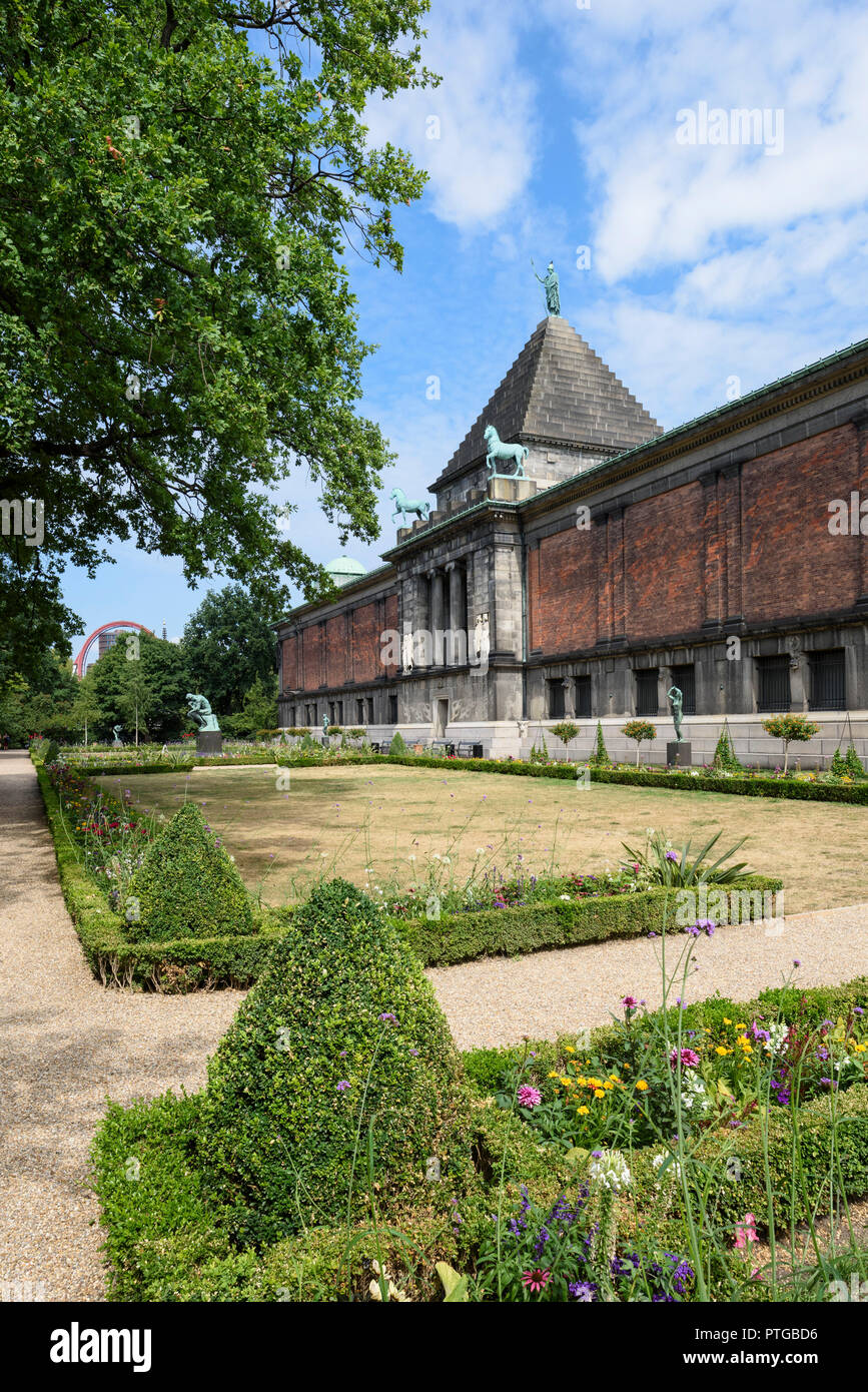 Kopenhagen. Dänemark. Hinteren Garten der Ny Carlsberg Glyptotek Museum. Stockfoto