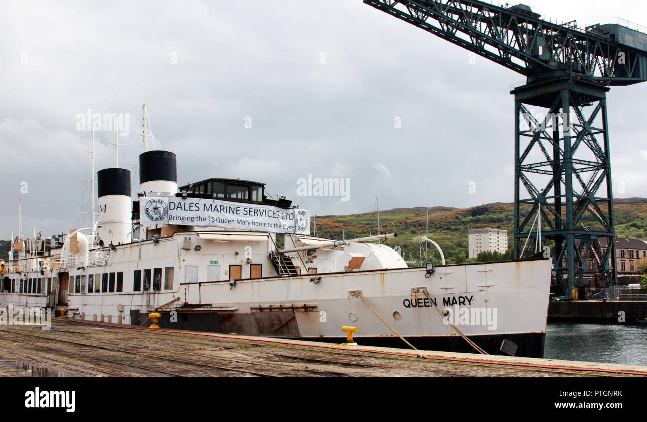 Die TS-Queen Mary hier in Greenock gesehen, ist eine der ältesten Clyde Dampfer in der Welt gebaut. Sie hat vom Schrottplatz gespeichert wurde, und jetzt sitzt weiter oben am Fluss Clyde in der Nähe von Glasgow zu restaurieren und Reparaturen. Eine Nächstenliebe, die eingerichtet wurde, um dies zu tun, die von den schottischen Schauspieler gesichert, Robbie Coltrane. Es werden dauerhaft auf den Clyde abgestellt werden und als Bildungs- und Entertainment Center verwendet. Ein großes Schiff kehrt in den Clyde, der Heimat ihrer Geburt alle diese vor Jahren im Jahr 1933. Datum; 2018. Stockfoto