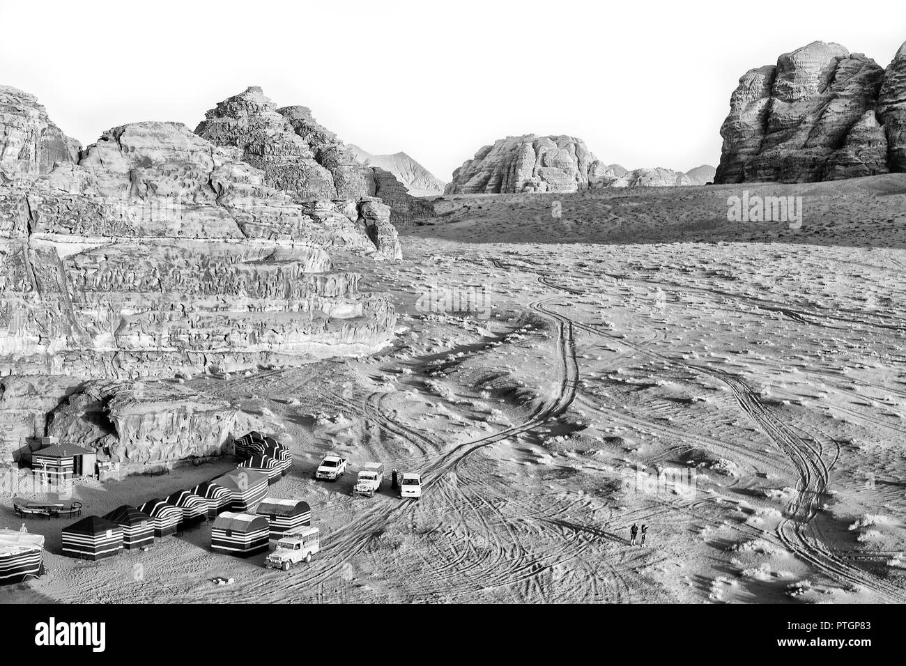 In Jordanien Wadi Rum Wüste und die Beduinen Zelt in der Nähe von Sunrise Stockfoto