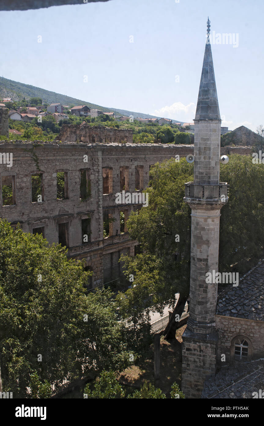 Bosnien und Herzegowina, Europa: Palace während des bosnischen Krieges bombardiert (1992-1995) in den Straßen der Stadt Mostar Stockfoto