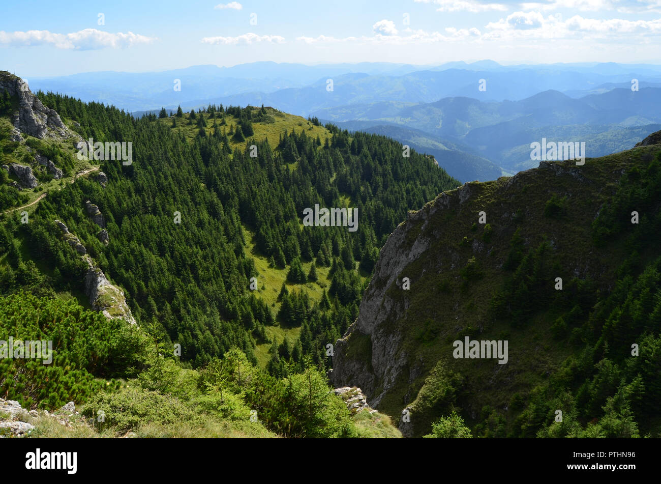 Ein sonniger Tag in der rumänischen Berge. Stockfoto
