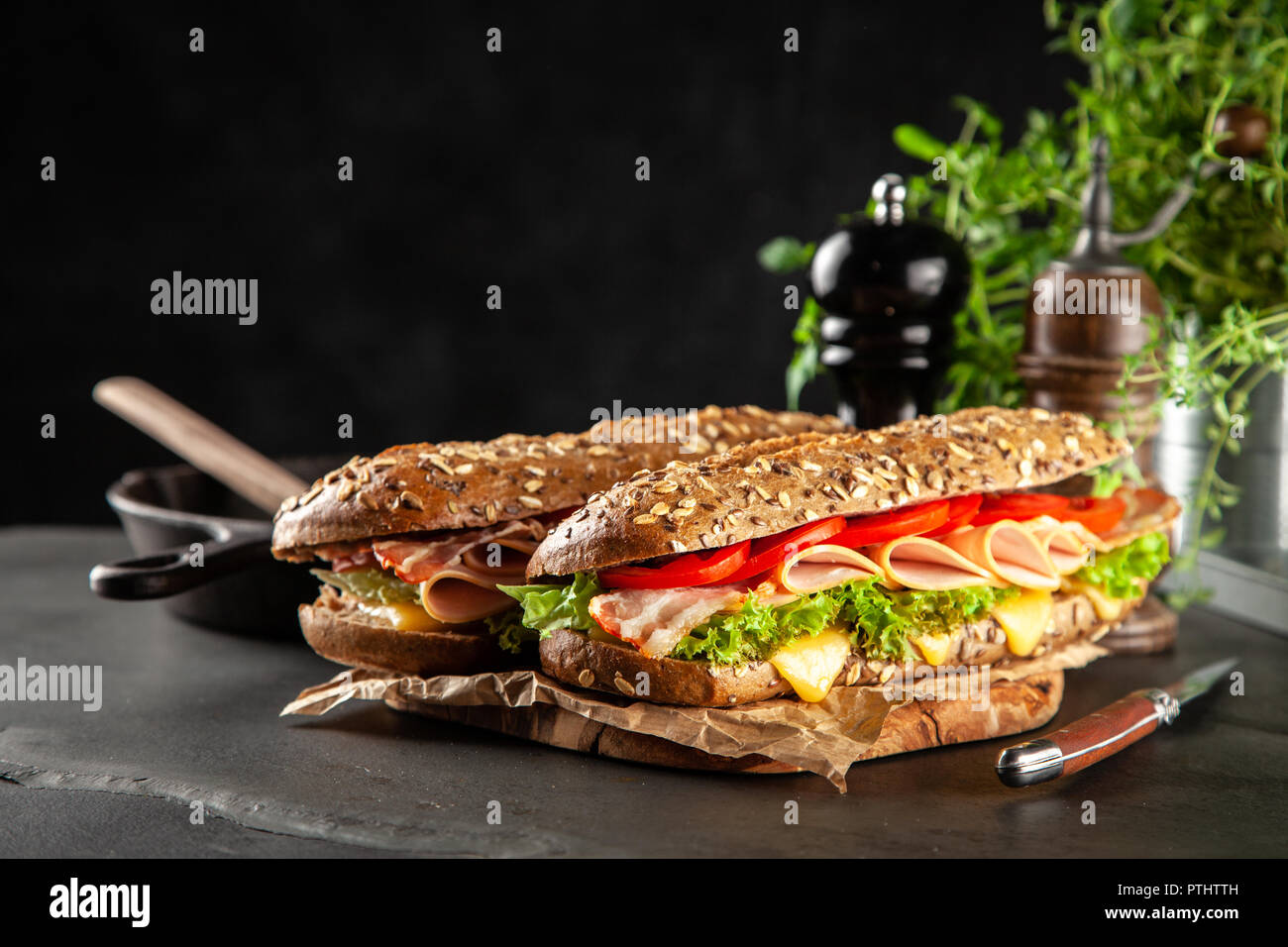 Klassische BLT-Sandwiches Stockfoto