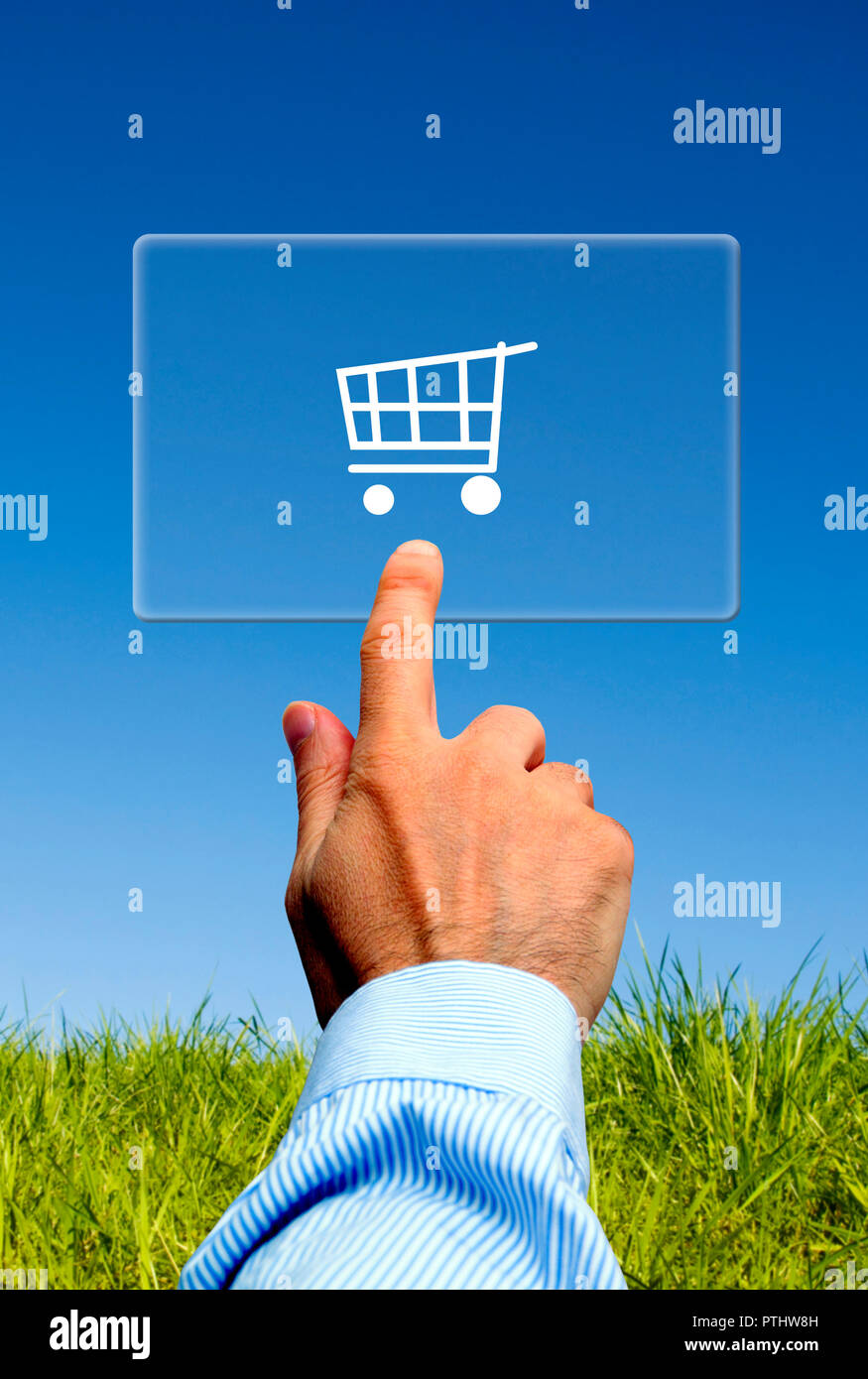 Finger berühren eines Warenkorb auf dem Bildschirm, Online Shopping Konzept Stockfoto