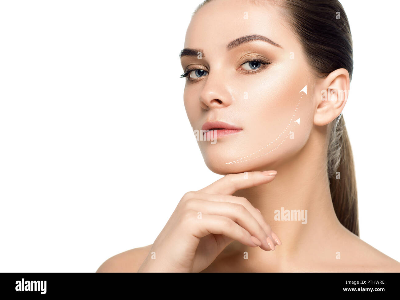 Schöne Frau Gesicht mit anheben Pfeile angezeigt, die Facelift Effekt Haut isoliert auf weißem Stockfoto