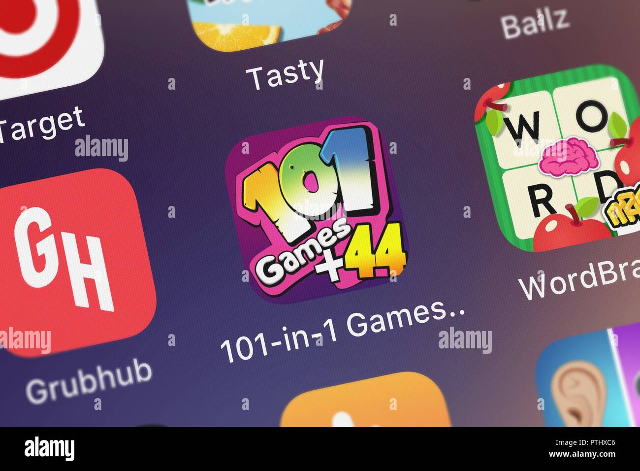 London, Großbritannien - 09.Oktober 2018: Screenshot der mobile App 101-in-1 Spiele von Nordcurrent. Stockfoto