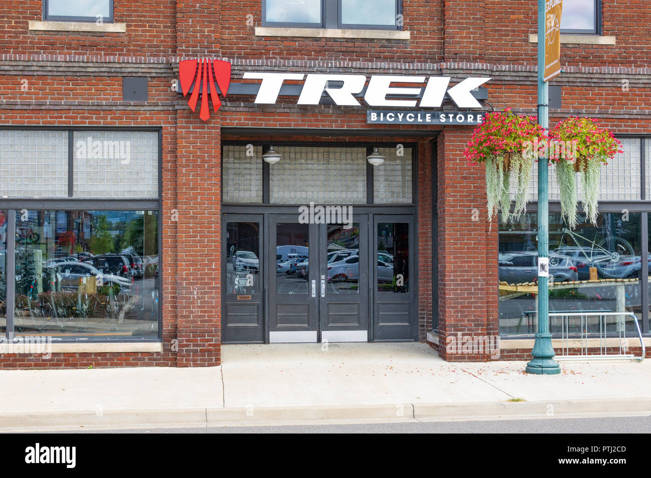 JOHNSON CITY, TN, USA -9/30/18: Die Trek Bicycle Shop in der Innenstadt. Stockfoto