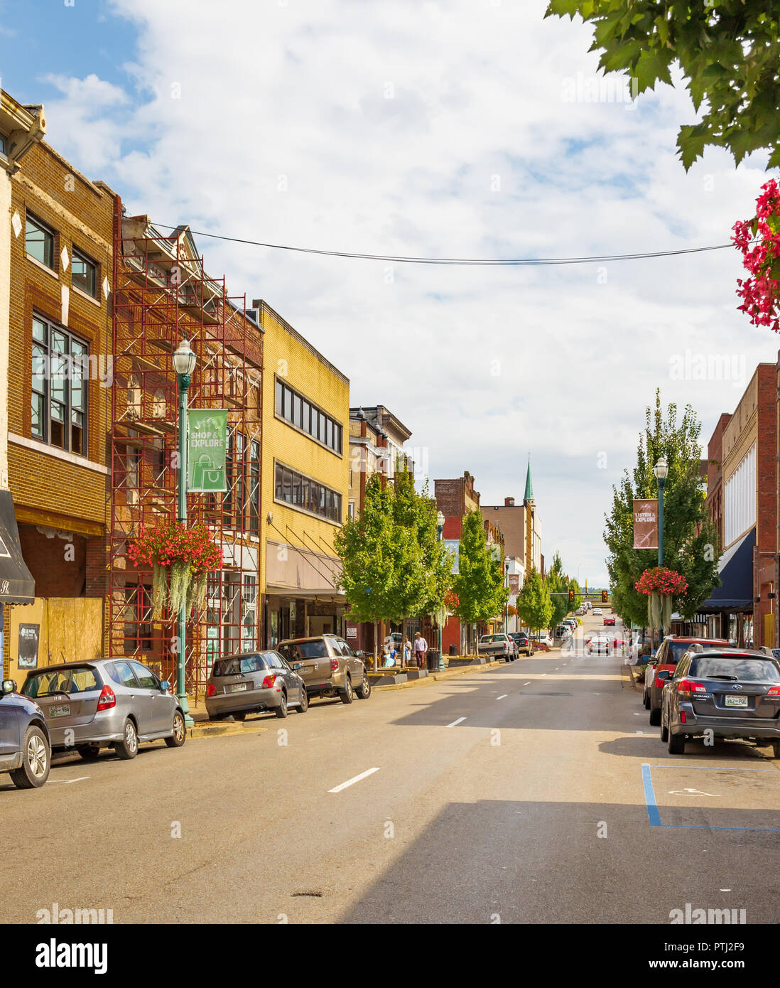 JOHNSON CITY, TN, USA -9/30/18: Innenstadt Hauptstraße in Johnson City. Stockfoto