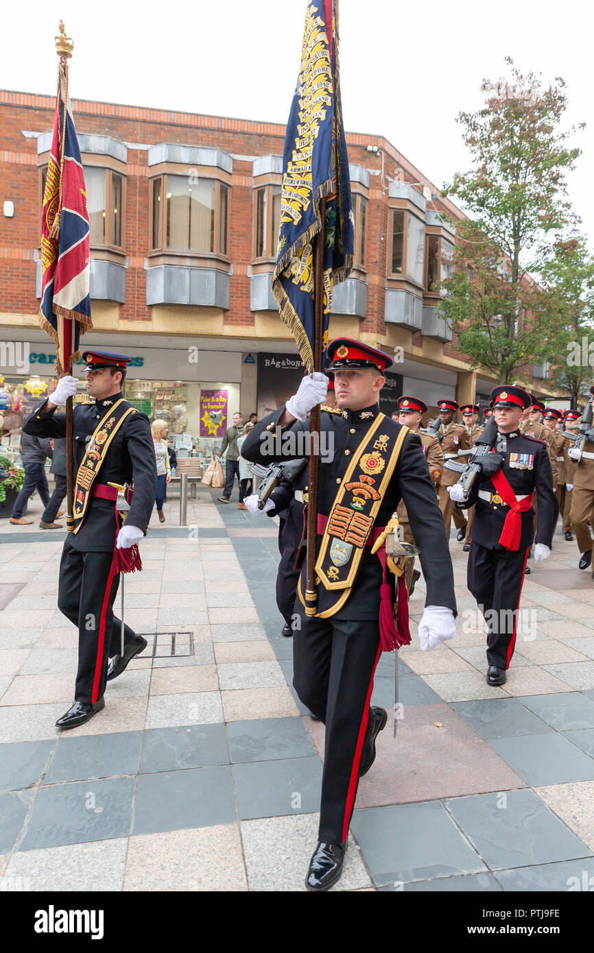 Freitag, 5. Oktober, die 1 Bataillon des Herzogs von Lancaster's Regiment ausgeübt ihr Recht als Ehrenbürgern der Gemeinde durch die Parade durch die Kriegführenden Stockfoto