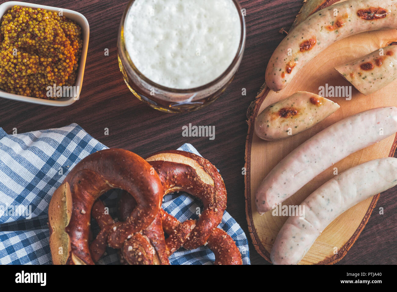 Brezel und senf -Fotos und -Bildmaterial in hoher Auflösung – Alamy Brezel und senf -Fotos und -Bildmaterial in hoher Auflösung – Alamy