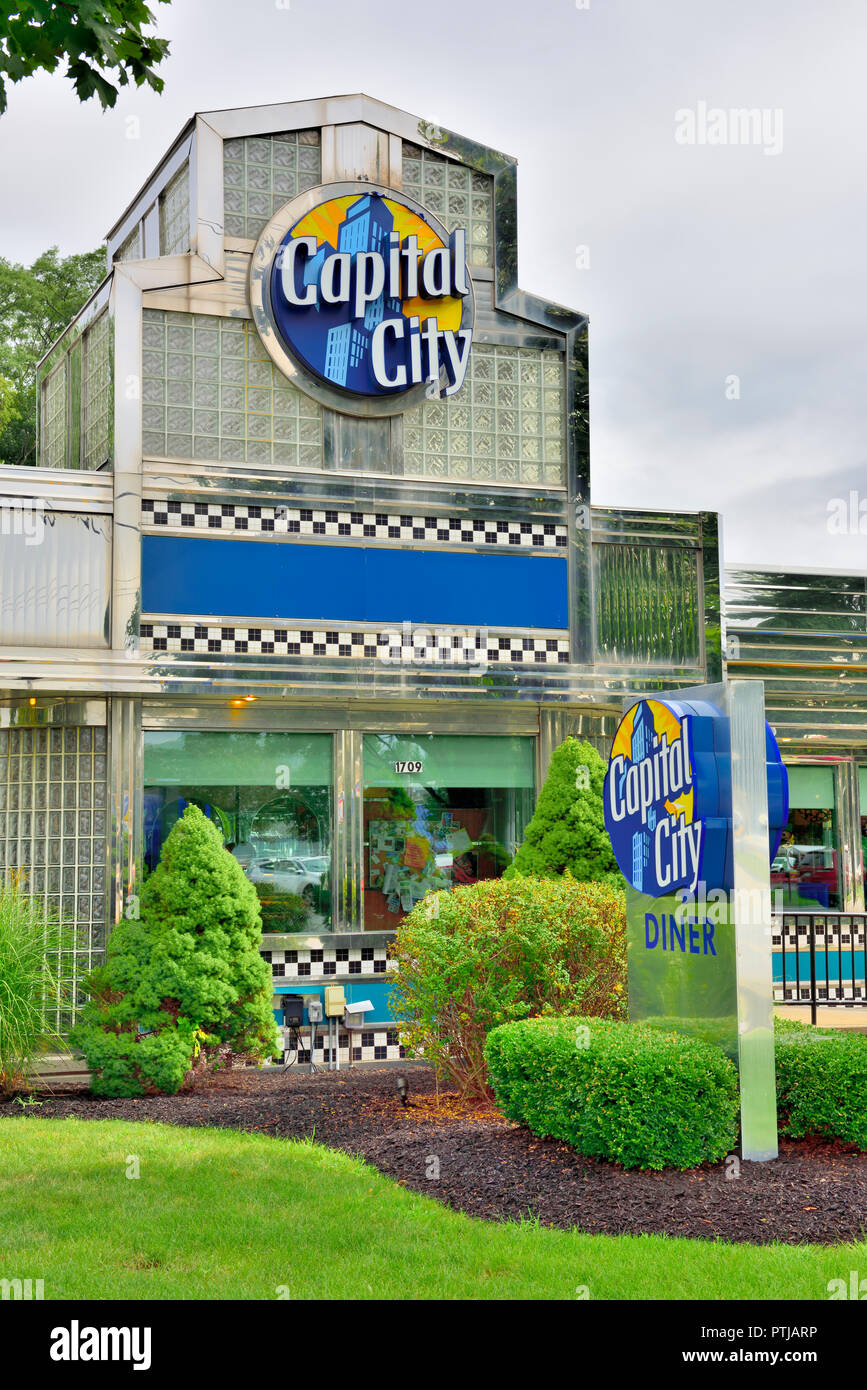 Außerhalb der Hauptstadt traditionelle amerikanische Art Deco Style Diner, Western Ave, Albany, NY, USA Stockfoto