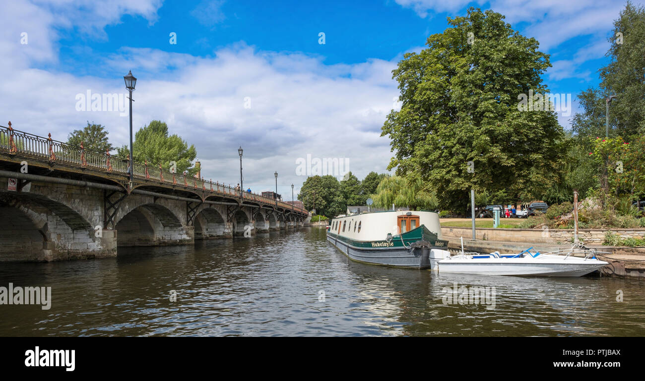 Boote auf dem Fluss Avon in Stratford Upon Avon. Stockfoto