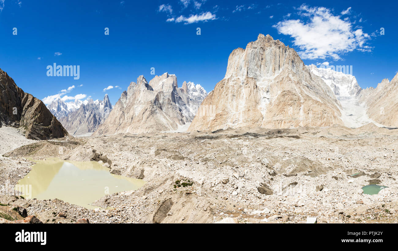 Payu Peak, Choricho, Uli Biaho, Trango gipfeln, Thunmo Kathedrale und biale von urdukas Campingplatz, Baltoro Gletscher, 1627-1630, Stockfoto Payu Peak, Choricho, Uli Biaho, Trango gipfeln, Thunmo Kathedrale und biale von urdukas Campingplatz, Baltoro Gletscher, 1627-1630, Stockfoto