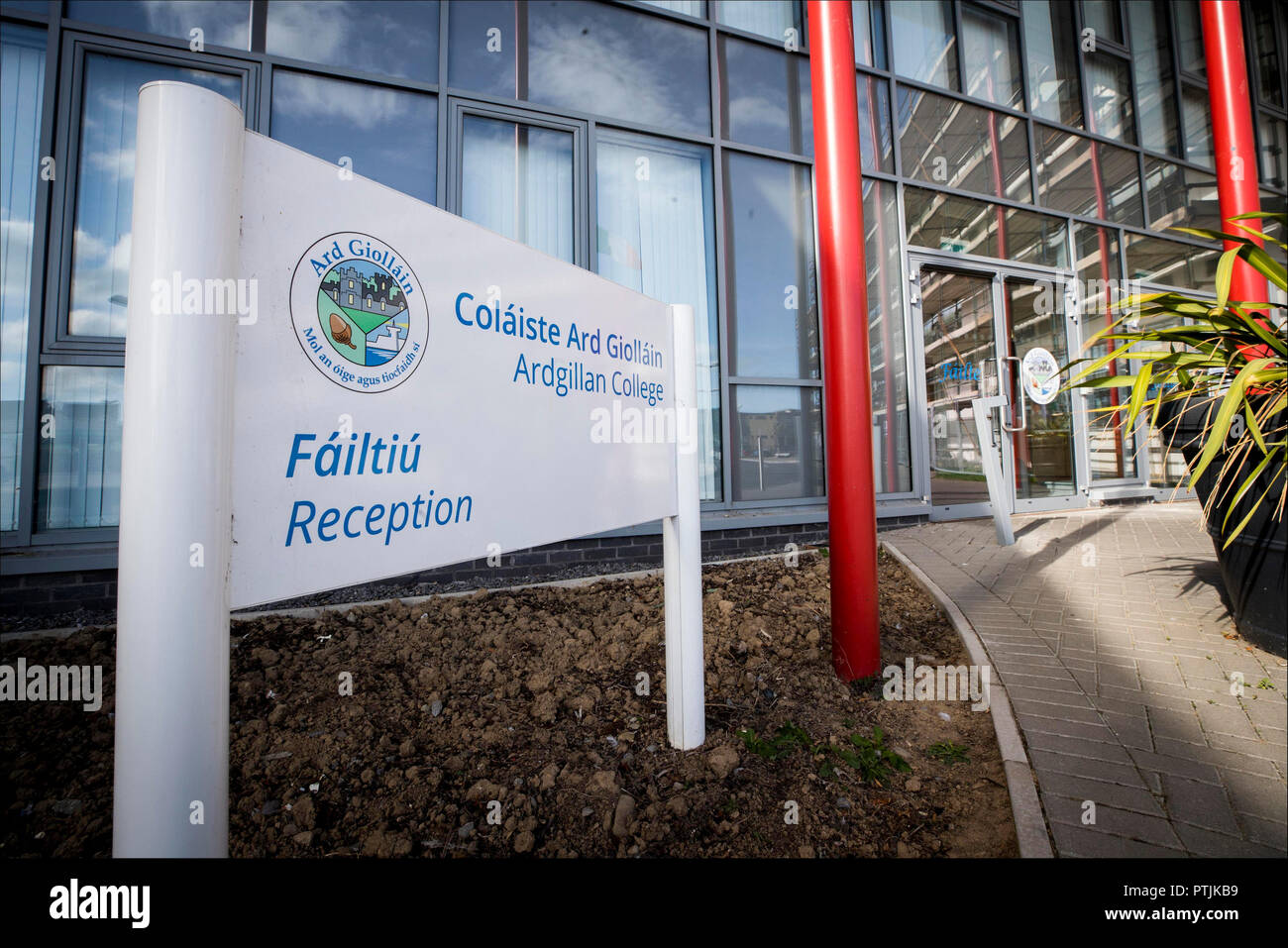 Adrgillan Community College, Balbriggen, Co Dublin, die Schule war gezwungen, nach angeblichen online Drohungen gegen Schüler und Mitarbeiter in den Sozialen Medien gemacht wurden. Stockfoto