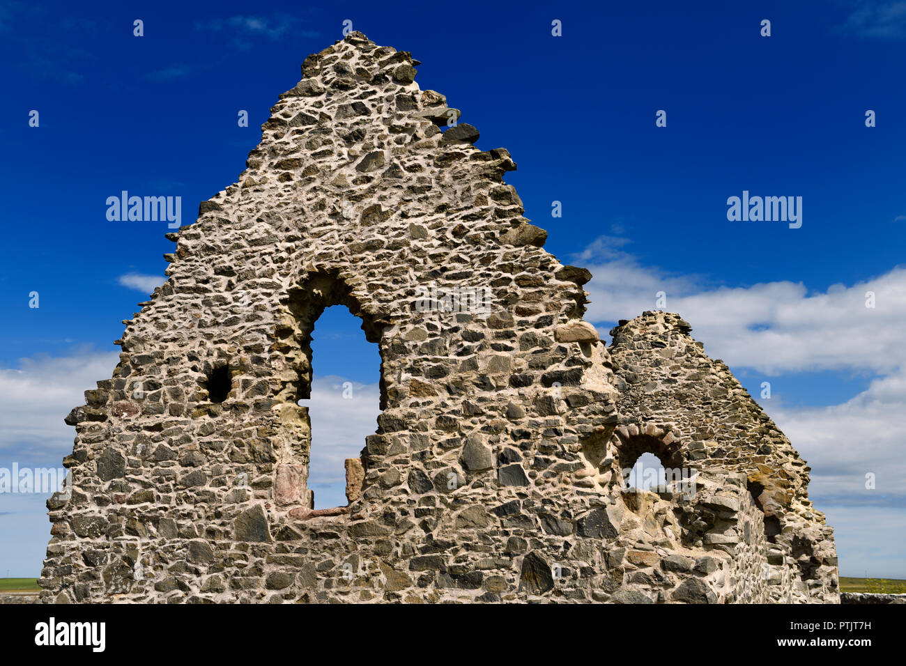 13. Jahrhundert St Mary Kapelle Ruinen von feldsteinen an der Alten Rattray Aberdeenshire Schottland Großbritannien mit blauem Himmel Stockfoto