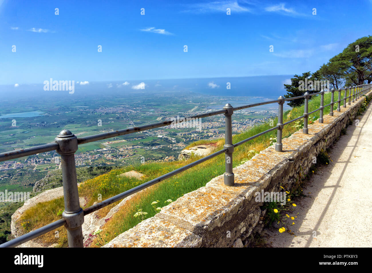 Landschaft von der normannischen Burg in Erice auf Sizilien, Italien. Stockfoto