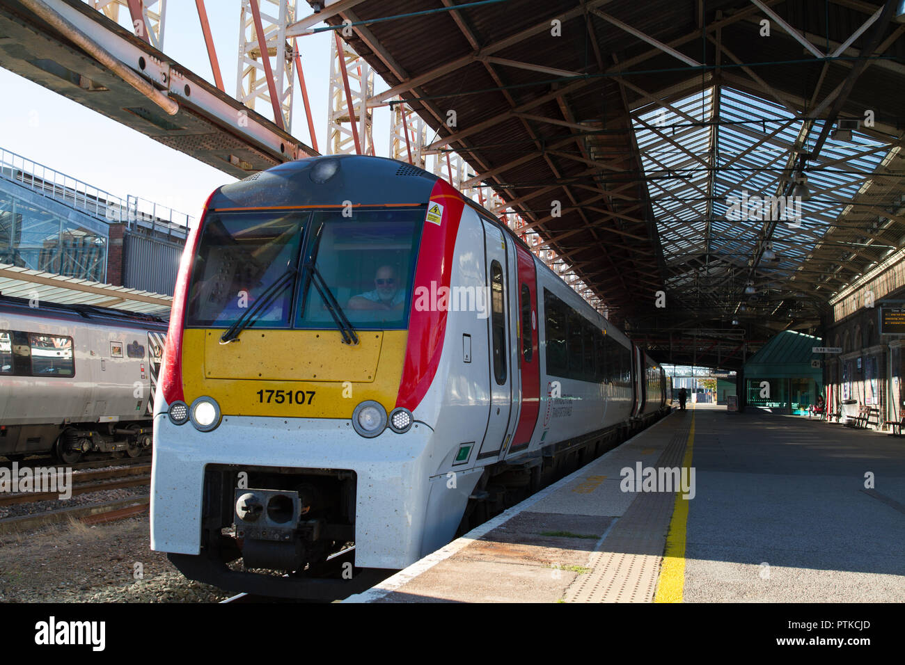 Transport für Wales TfW Alstom Class 175 in Chester Bahnhof Bahnhof CTR durch Keolis Amey für die walisische Regierung von Okt 2018 betrieben werden Stockfoto